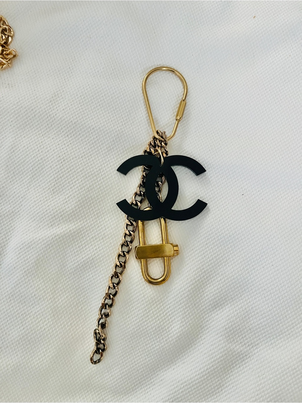 Black CC Logo Key & Card Holder with Gold Chain